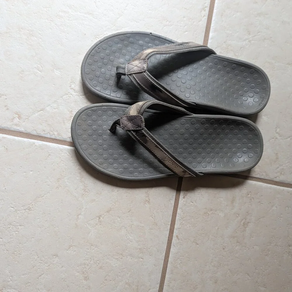 Sandals - Picture 2 of 3